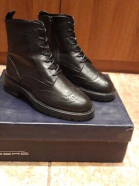 Berg Winter Boots Size 5 - Genuine Leather & Real Fur Lining